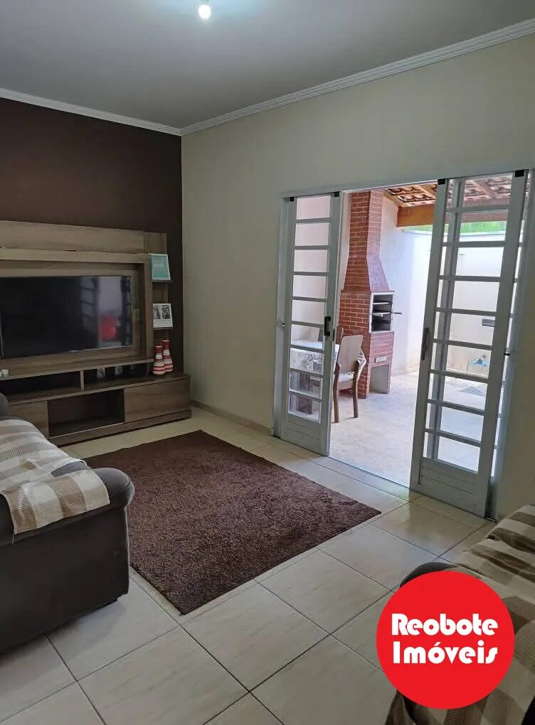 Foto 2 de Casa de 2 quartos no Jardim Lisboa, Itajubá