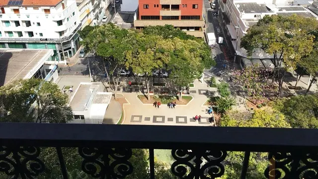 Apartamento de 288 m² na Praça Theodomiro Santiago