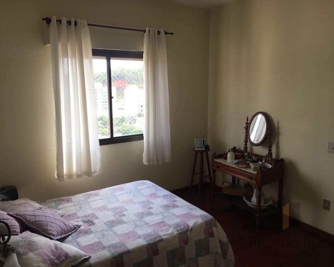 Foto 2 de Apartamento de 288 m² na Praça Theodomiro Santiago