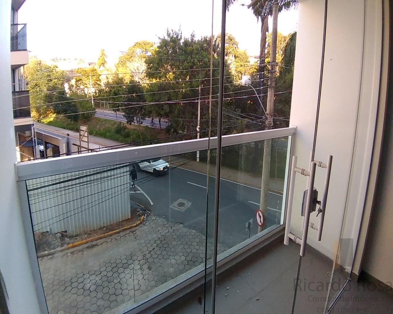 Foto 3 de Apartamento de 74 m² para alugar no bairro Pinheirinho
