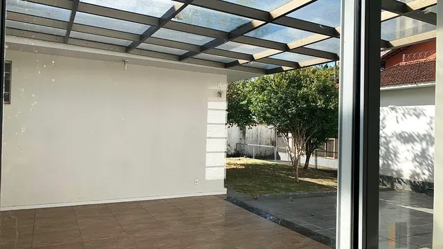 Casa em terreno de 772,86 m² no Pinheirinho