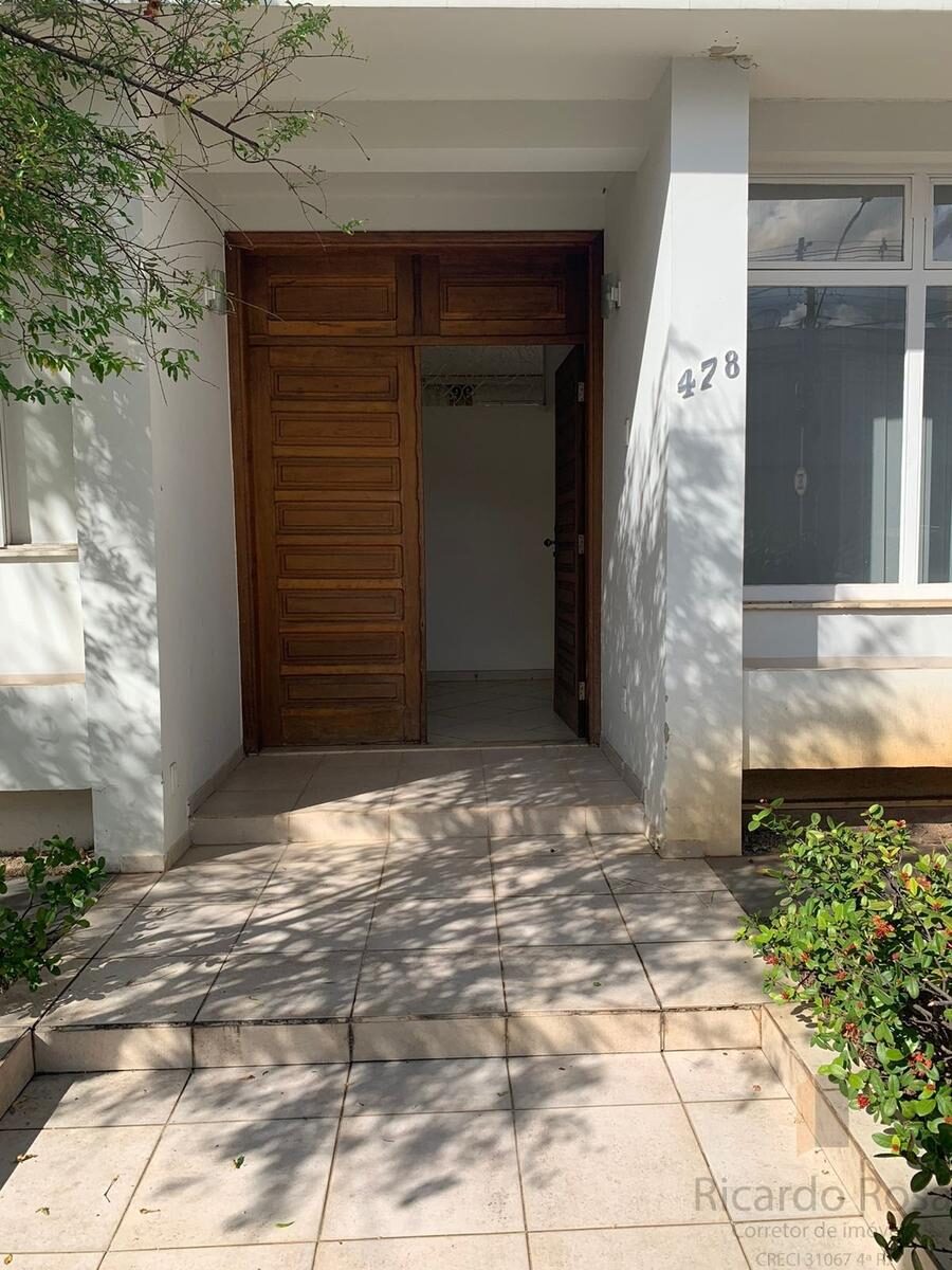 Foto 3 de Casa em terreno de 772,86 m² no Pinheirinho