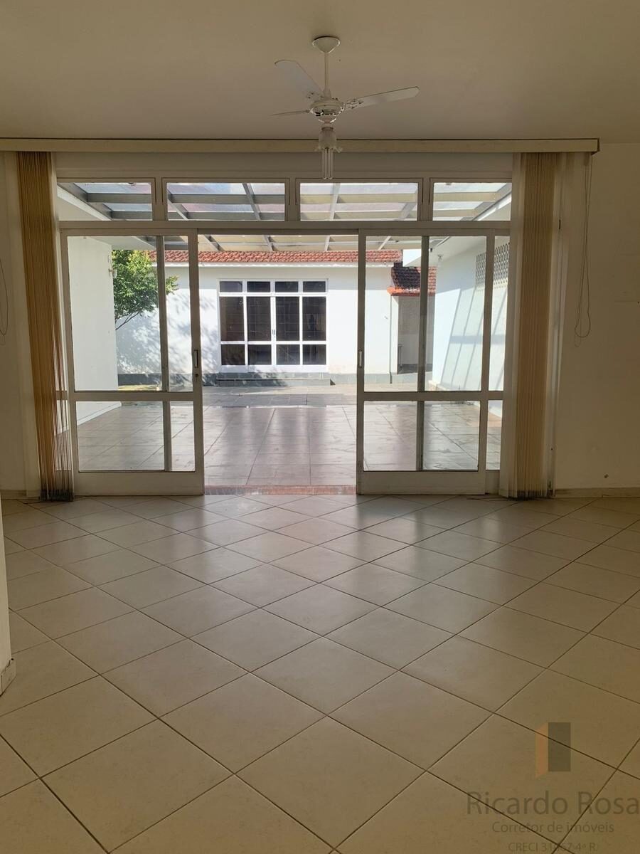 Foto 6 de Casa em terreno de 772,86 m² no Pinheirinho