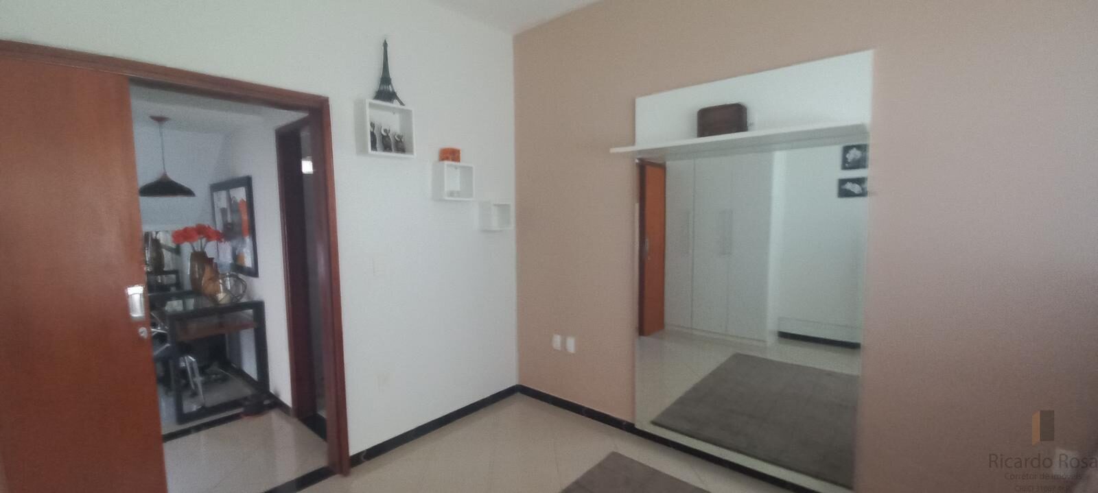 Foto 5 de Casa de 4 quartos no Pinheirinho