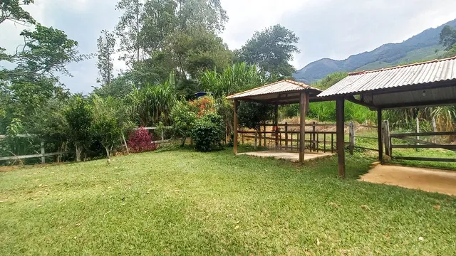 Chácara com casa na Água Limpa