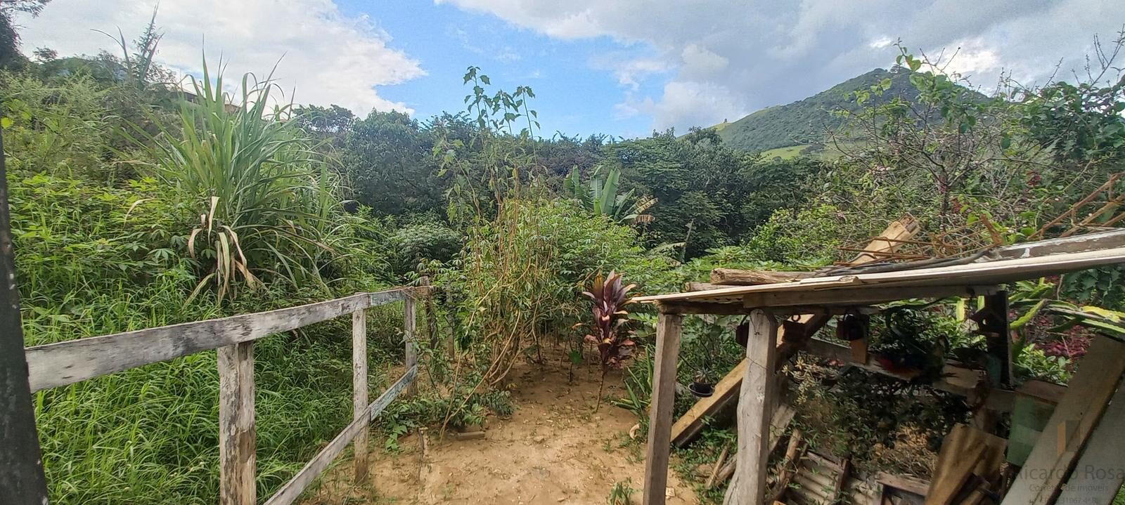 Foto 2 de Chácara com casa na Água Limpa