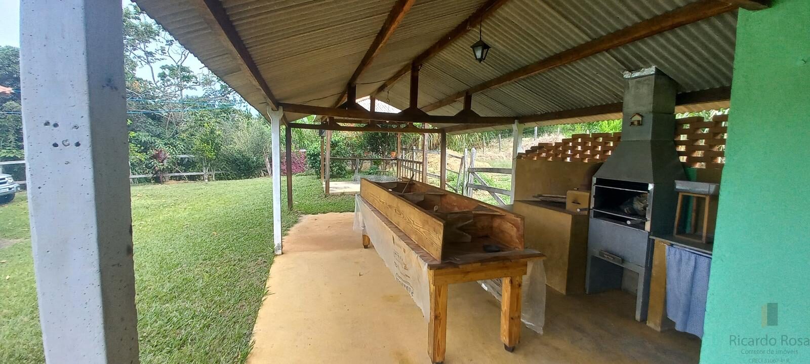 Foto 3 de Chácara com casa na Água Limpa
