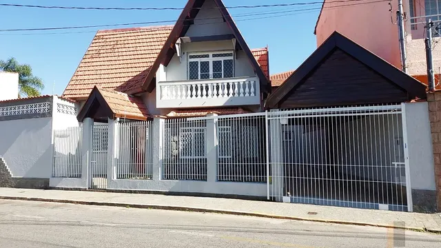Foto 1 de Casa de 240 m² com 4 quartos na Medicina