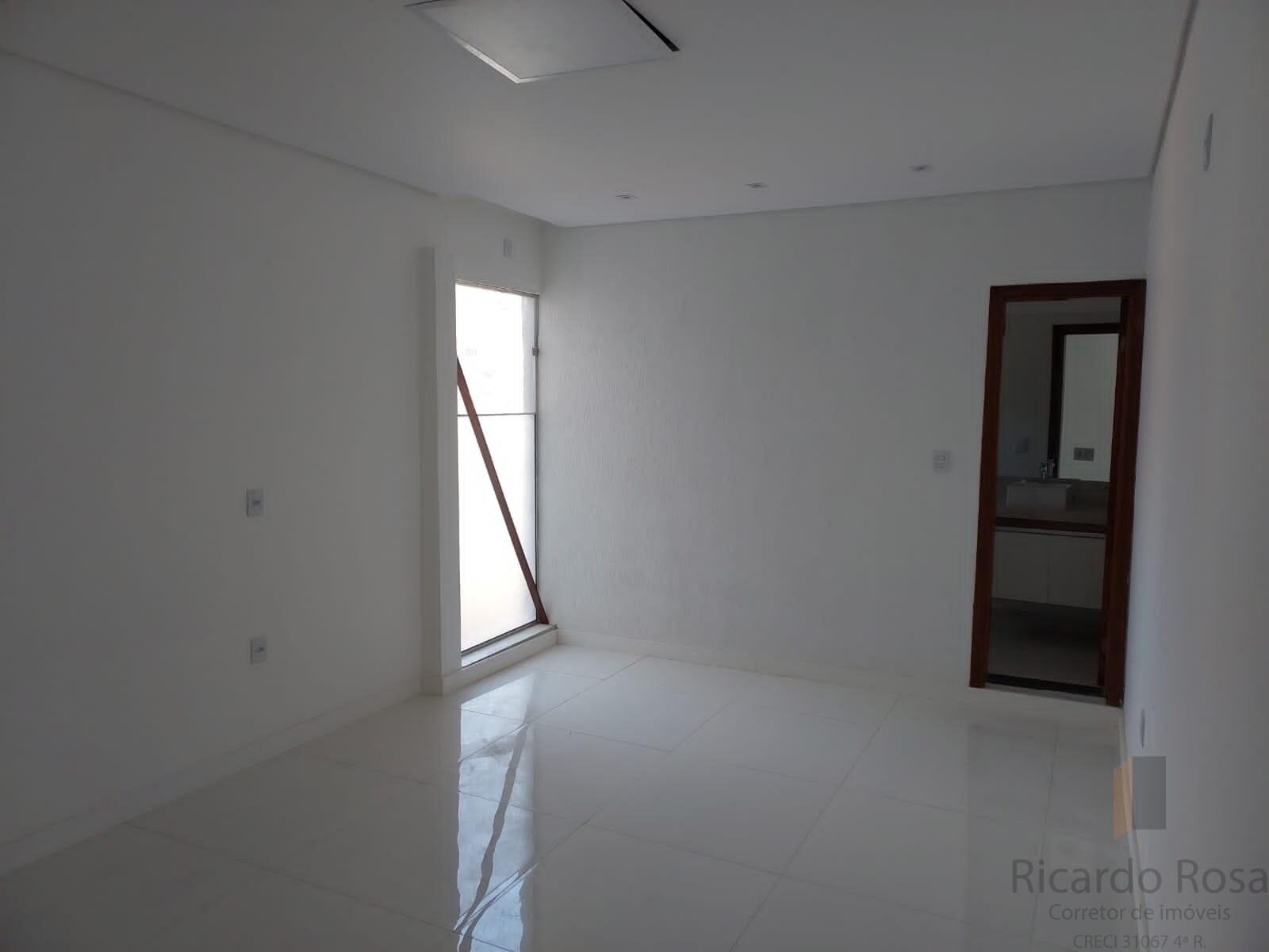 Foto 4 de Casa de 240 m² com 4 quartos na Medicina
