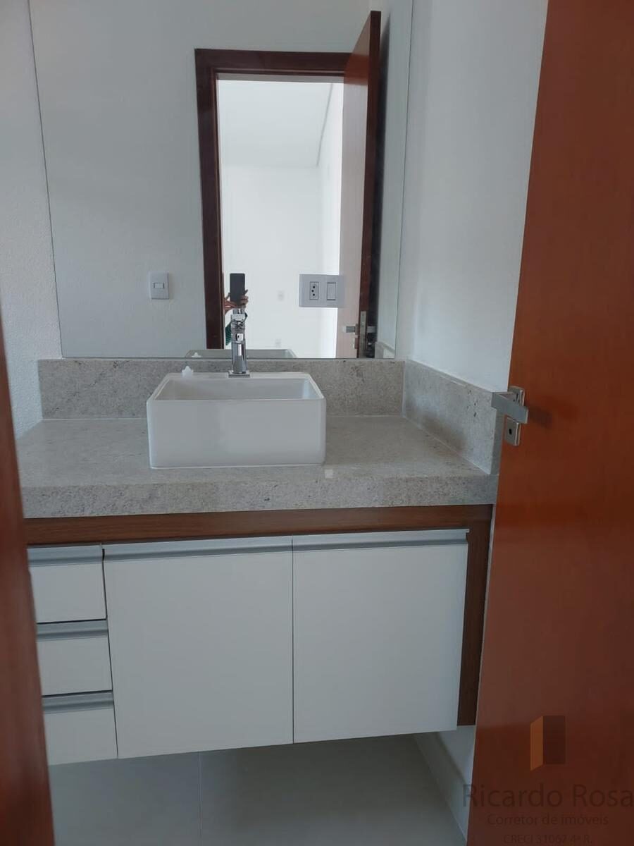 Foto 5 de Casa de 240 m² com 4 quartos na Medicina