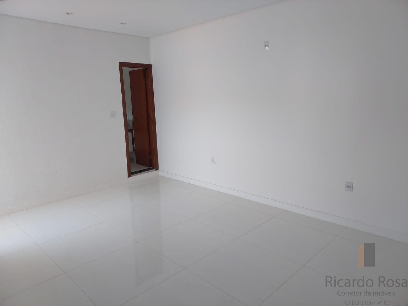 Foto 7 de Casa de 240 m² com 4 quartos na Medicina