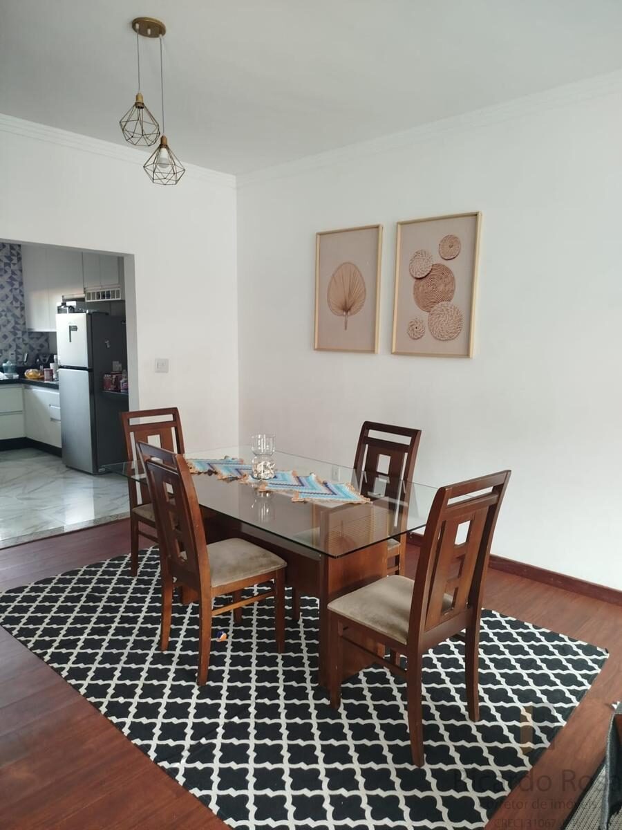 Foto 3 de Sobrado de 4 quartos no Cruzeiro, Itajubá