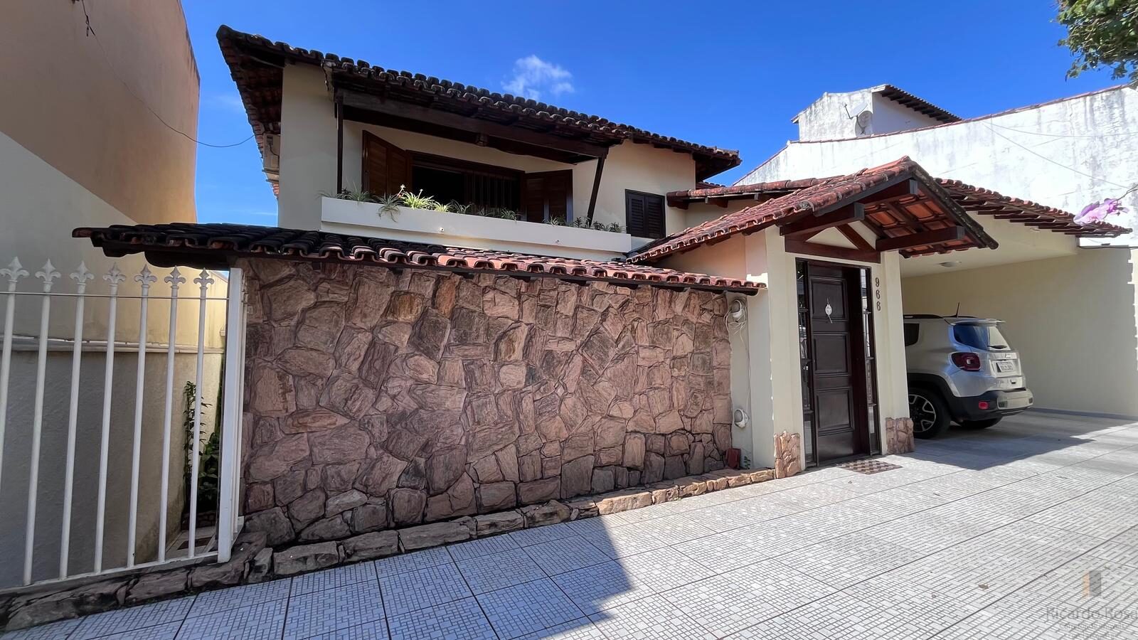 Foto 2 de Casa de 4 quartos no Pinheirinho