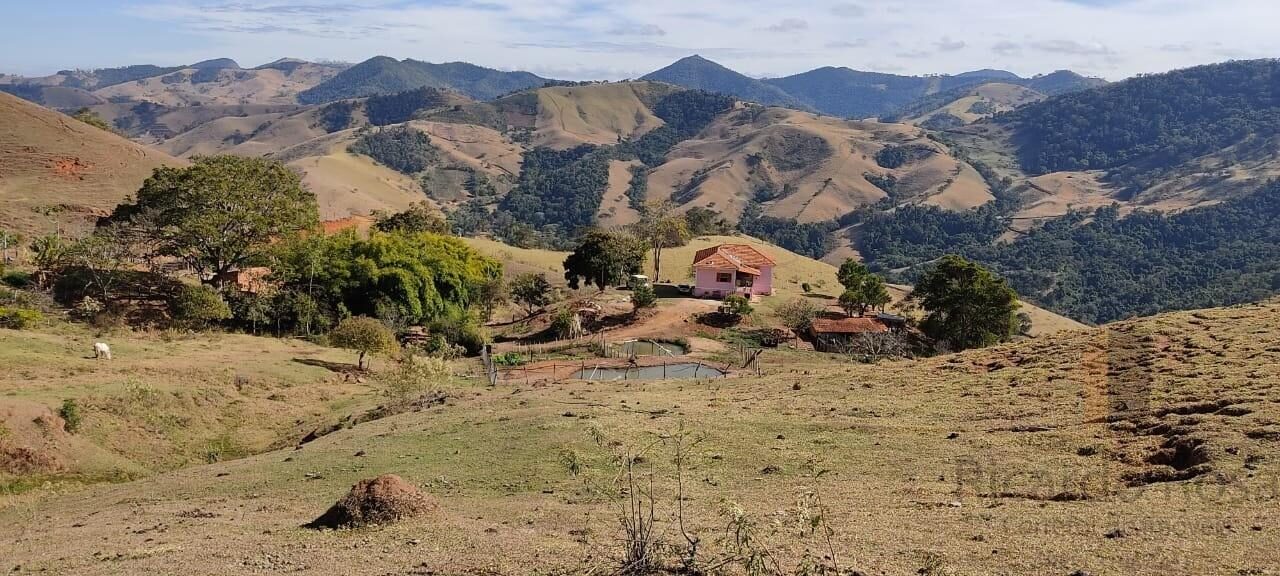 Foto 3 de Chácara de 180 m² em terreno de 48.400 m² no Angolá