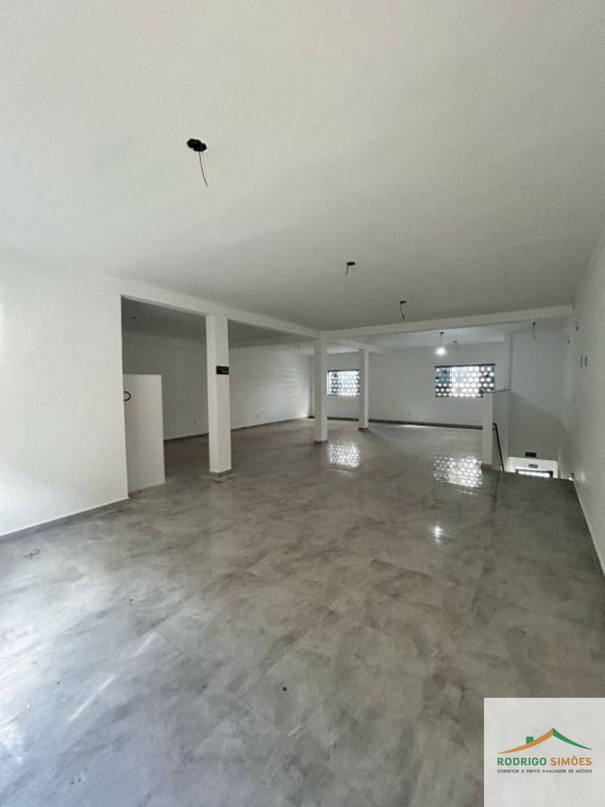 Foto 4 de Sala comercial de 110 m² no Centro, Itajubá-MG, para alugar