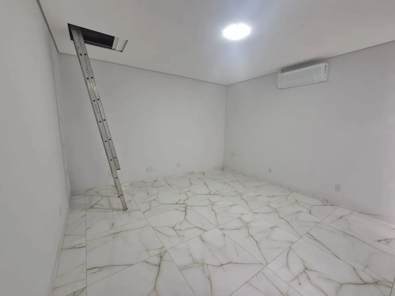 Foto 2 de Sala comercial de 12,01 m² com ar-condicionado e recepção para alugar, Centro
