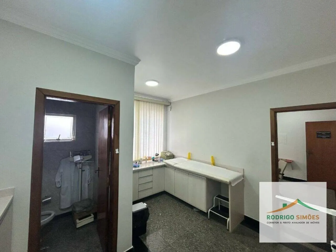 Foto 5 de Sala comercial de 58 m² montada para área da saúde, BPS