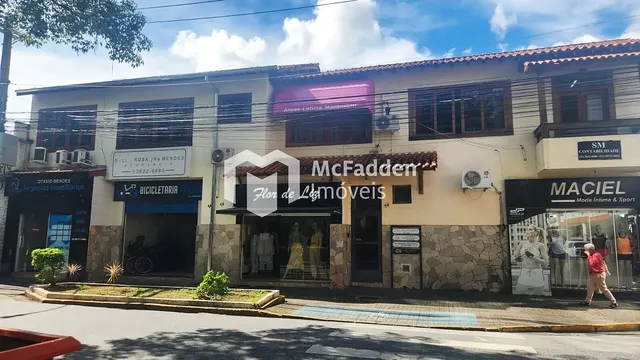 Sala comercial com recepção e 2 salas em frente à praça, Centro