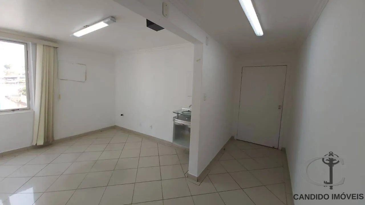 Foto 2 de Sala de 23 m² com mobiliário em condomínio médico, Morro Chic