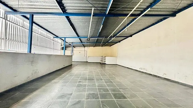 Salão comercial de 367 m² com sobreloja e 2 salas de escritório, Centro