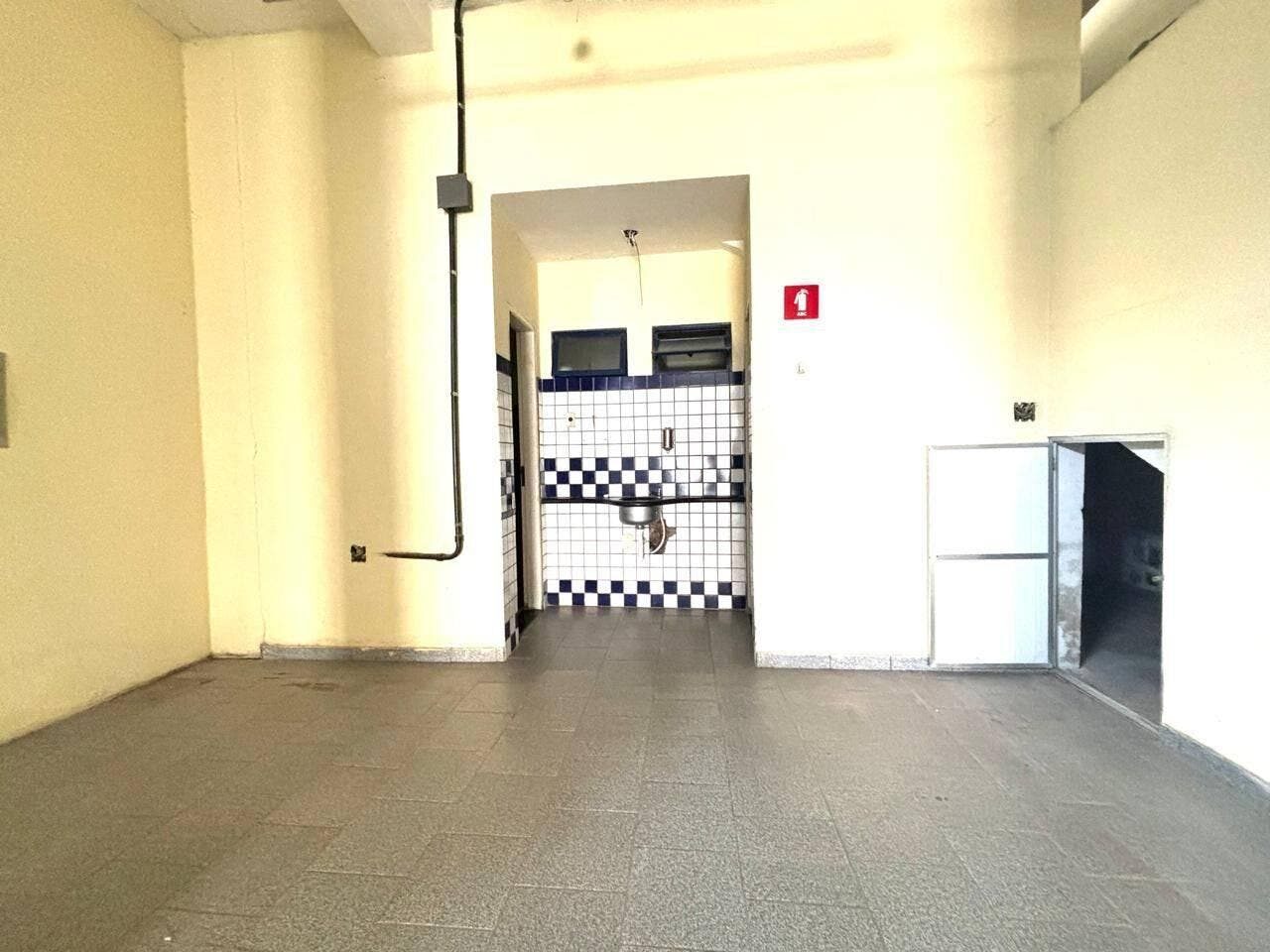 Foto 7 de Salão comercial de 367 m² com sobreloja e 2 salas de escritório, Centro