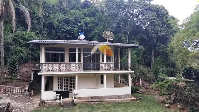 Foto 1 de Sítio de 1,5 alqueire com casa de 400 m², piscina e cachoeira, Área Rural de Itajubá