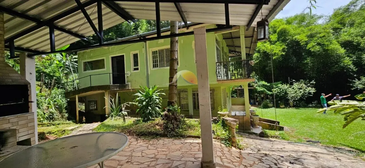 Foto 3 de Sítio de 1,5 alqueire com casa de 400 m², piscina e cachoeira, Área Rural de Itajubá