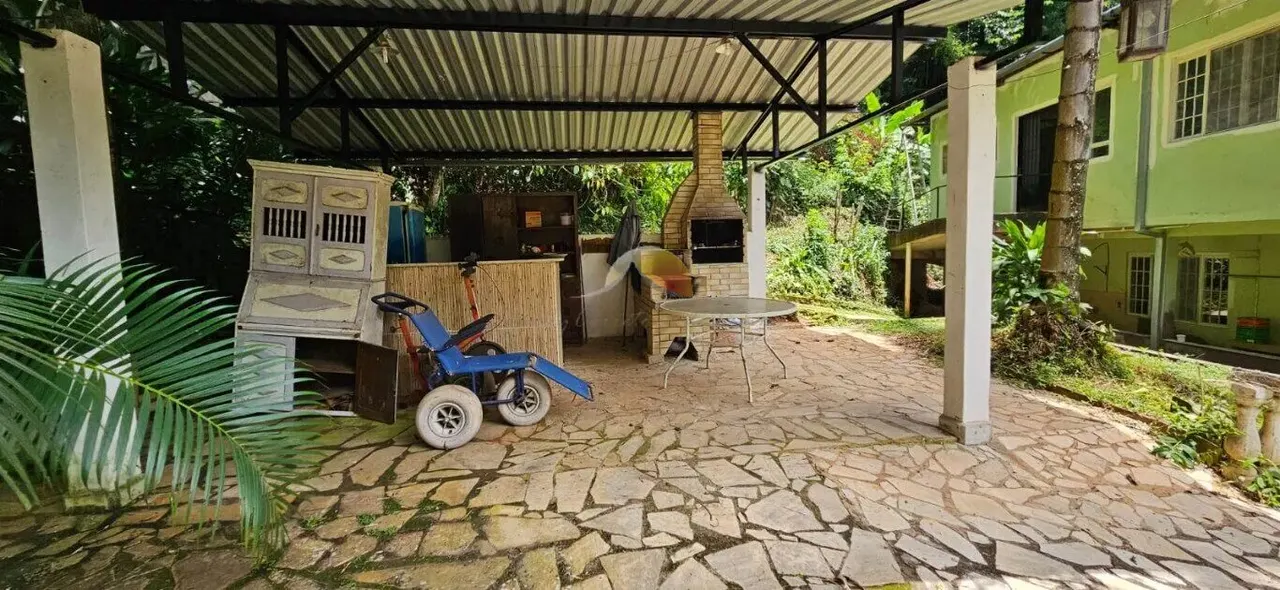 Foto 5 de Sítio de 1,5 alqueire com casa de 400 m², piscina e cachoeira, Área Rural de Itajubá