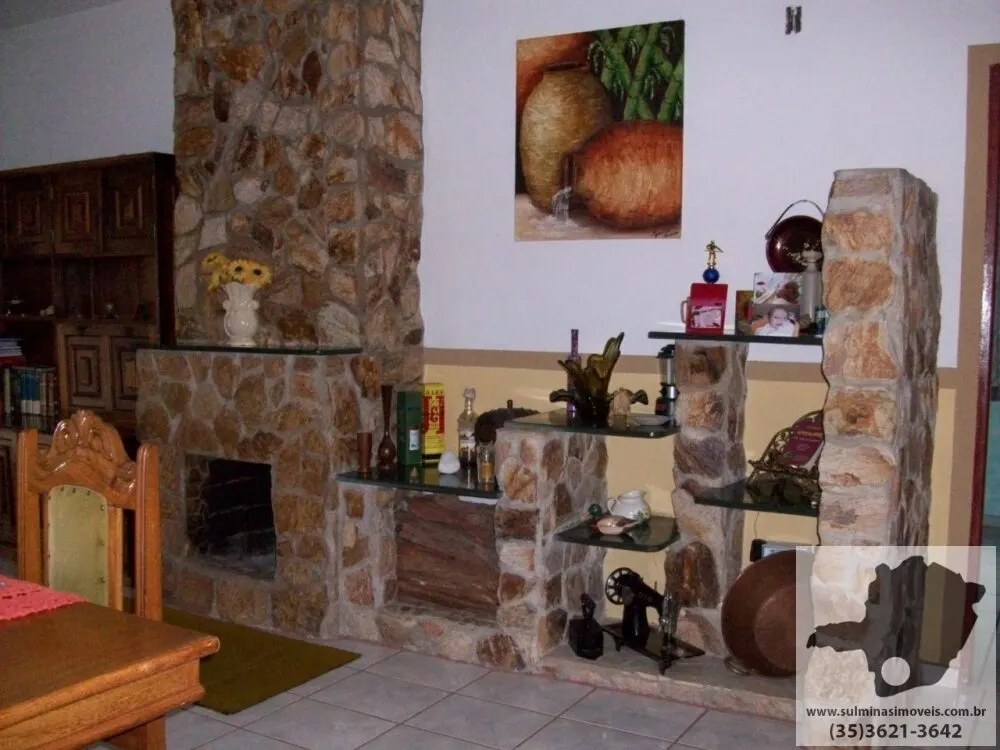 Foto 3 de Sítio com casa de 4 quartos, pomar, lareira e mina d'água, Nações