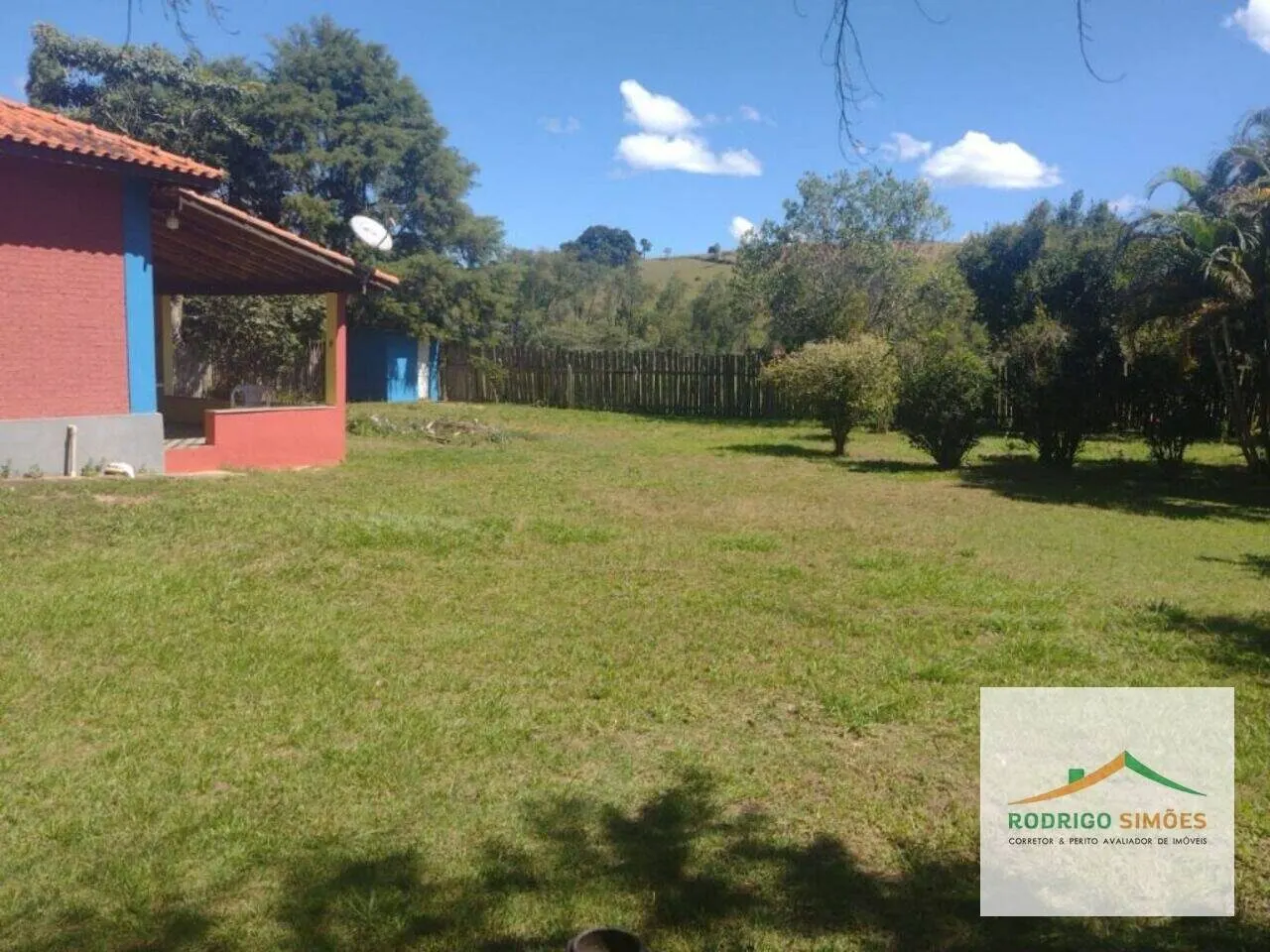 Foto 3 de Sítio de 1.000 m² com casa de 3 quartos e poço artesiano, Coito