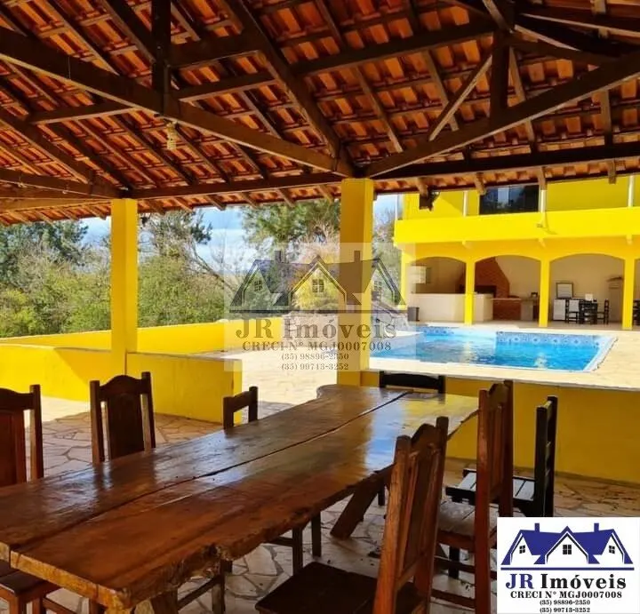 Foto 3 de Sítio de 12.000 m² com duas casas, piscina, campo de futebol e salão de festas, Mourão