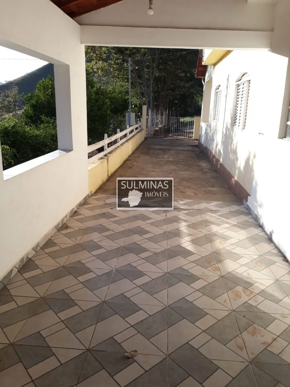 Foto 3 de Sítio de 5 alqueires com casa nova de 3 quartos, pasto e mina de água, Cantagalo