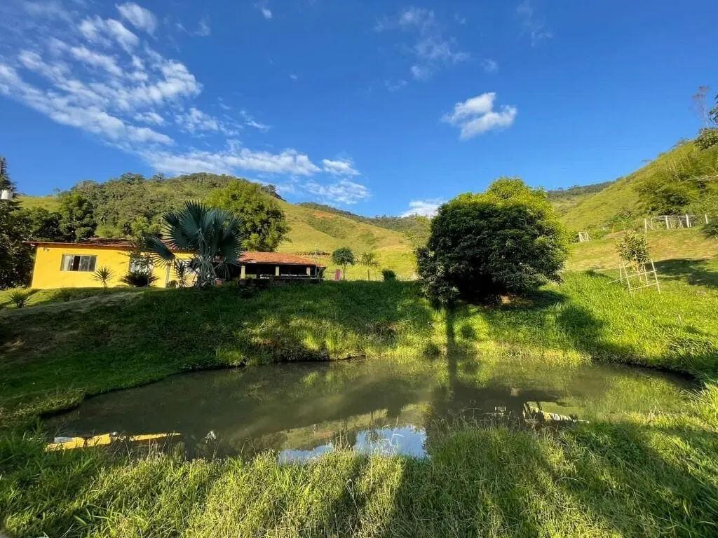 Foto 7 de Sítio Alto da Serra com 2 casas, lago, piscina e riacho, Serra dos Toledos