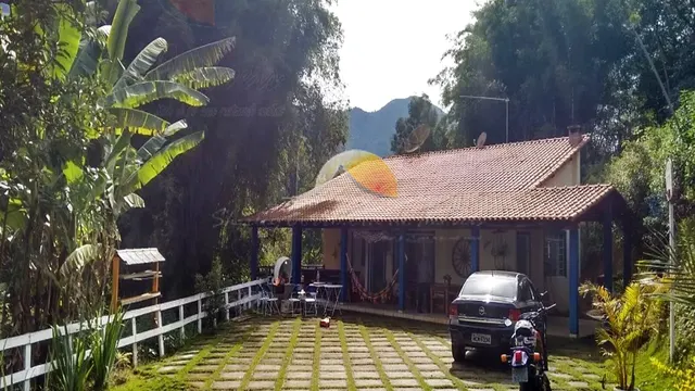 Foto 1 de Sítio mobiliado de 2.100 m² com 3 quartos e cachoeira, Água Limpa