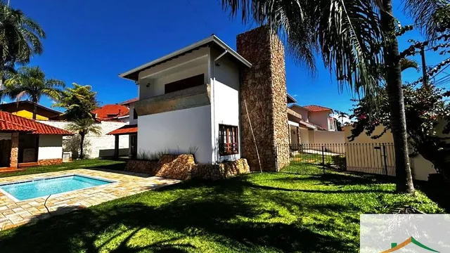 Casa de 500 m² construídos em terreno de 600 m²