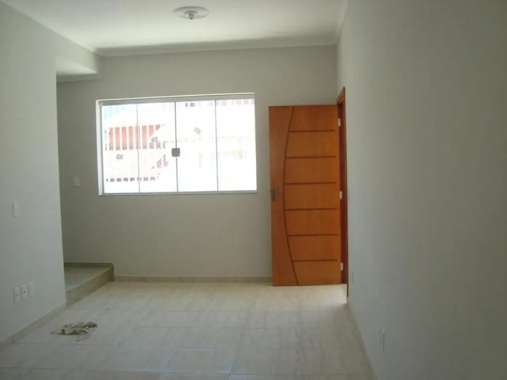Foto 2 de Sobrado com 2 suítes, quintal e garagem para 2 carros, Jardim Eldorado