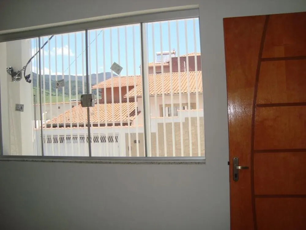 Foto 4 de Sobrado com 2 suítes, quintal e garagem para 2 carros, Jardim Eldorado