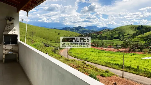 Sobrado de 3 quartos (1 suíte) com varanda gourmet e vista, Capetinga