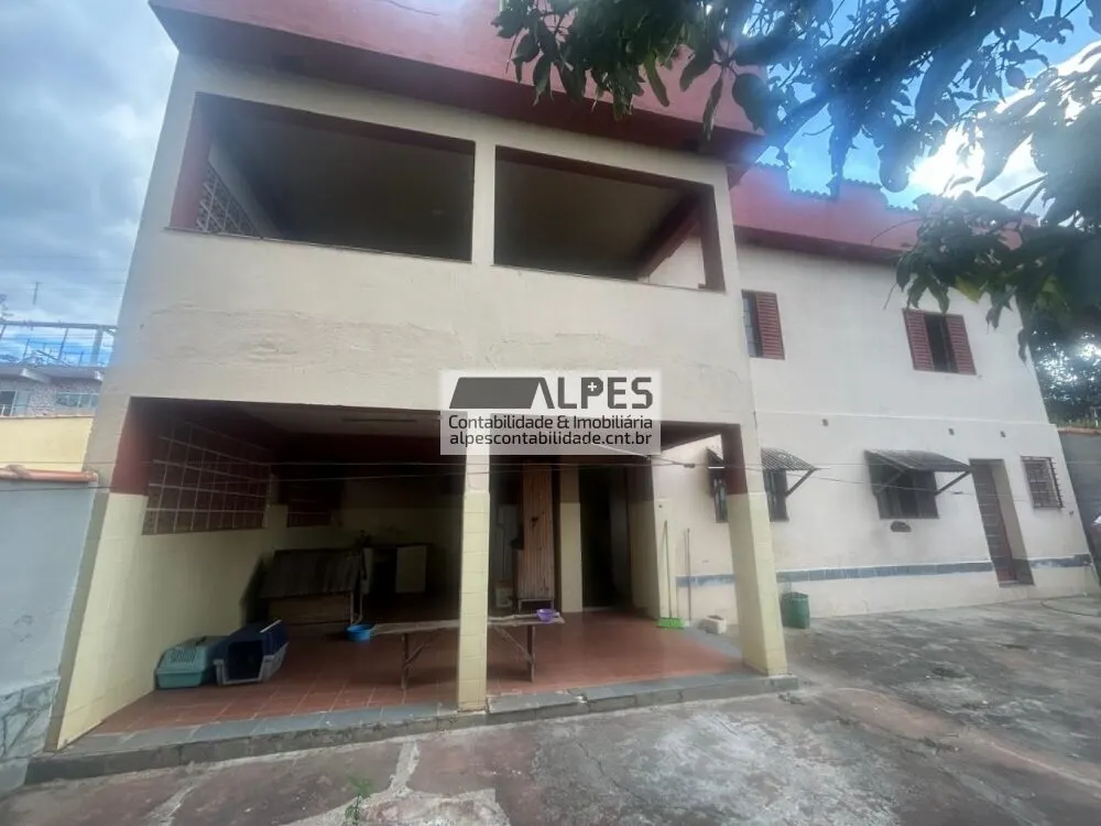 Foto 2 de Sobrado de 3 quartos com quintal amplo e churrasqueira, Piedade