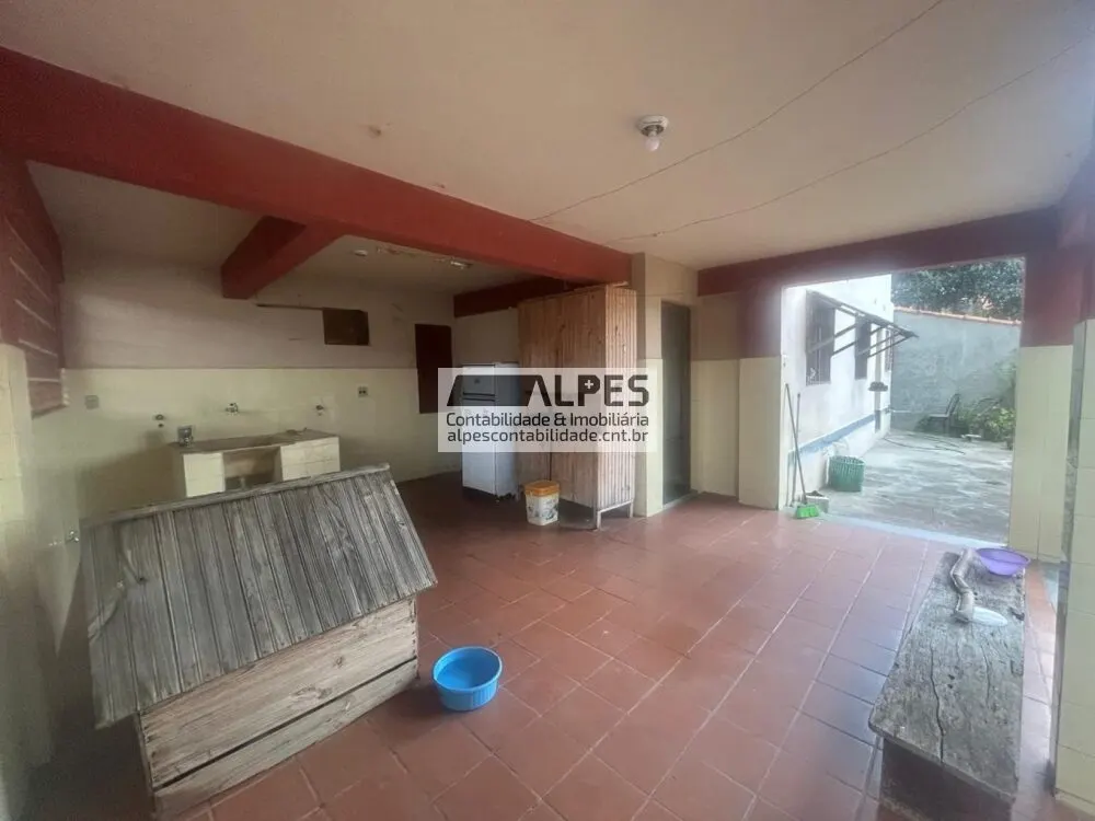 Foto 3 de Sobrado de 3 quartos com quintal amplo e churrasqueira, Piedade