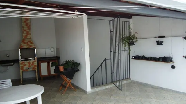 Foto 1 de Sobrado de 3 quartos (1 suíte) com terraço e churrasqueira, Morro Chic