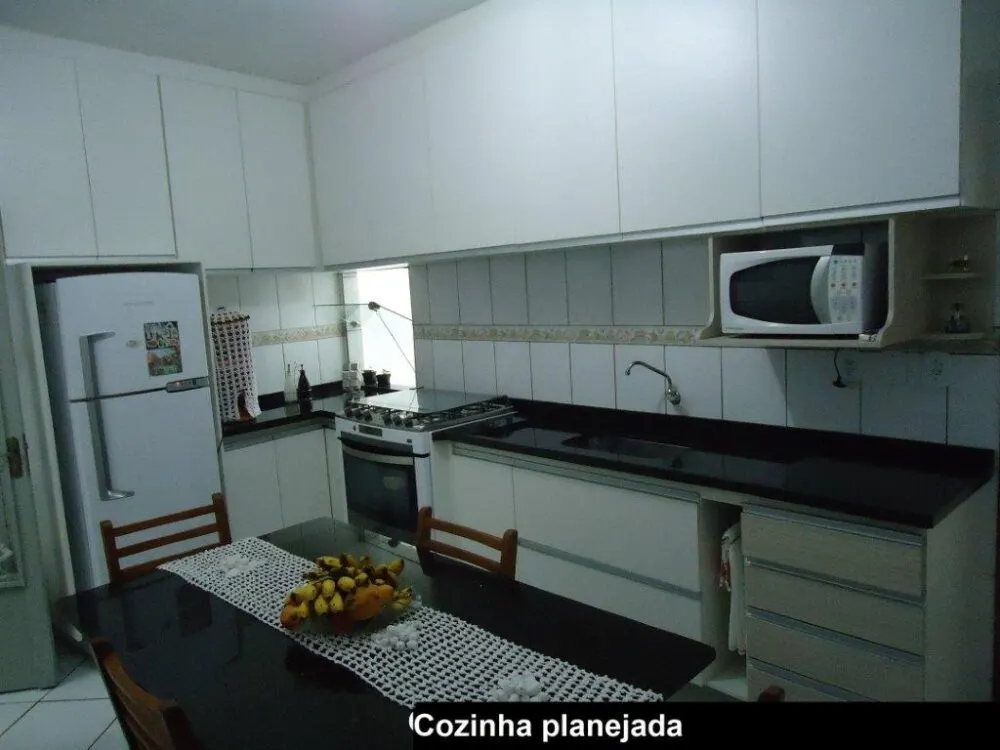 Foto 2 de Sobrado de 3 quartos (1 suíte) com terraço e churrasqueira, Morro Chic