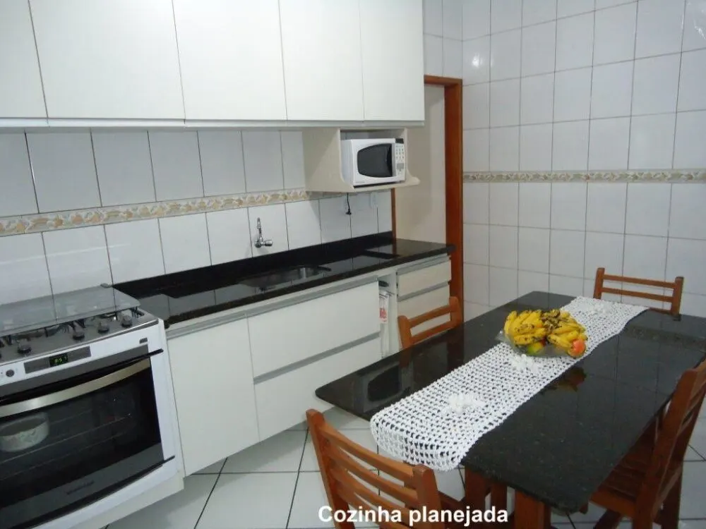 Foto 3 de Sobrado de 3 quartos (1 suíte) com terraço e churrasqueira, Morro Chic