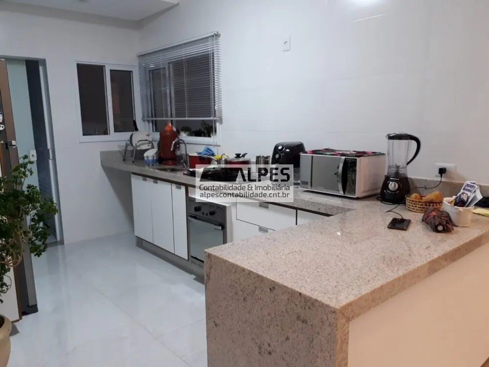 Foto 4 de Sobrado de 3 quartos (1 suíte) com pé direito duplo e jardim, BPS