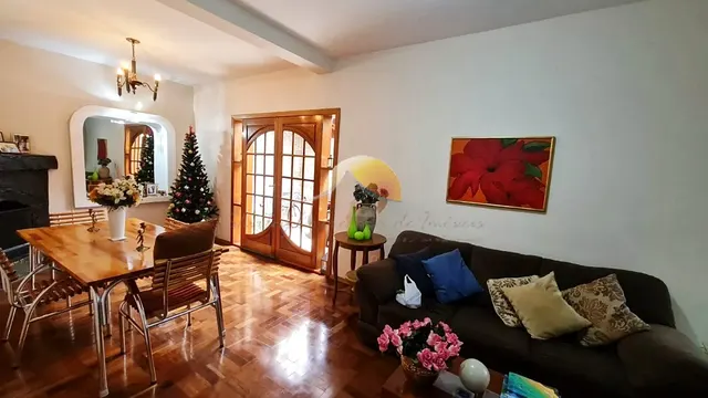 Foto 1 de Sobrado de 3 quartos (1 suíte) com varanda e quintal, Avenida