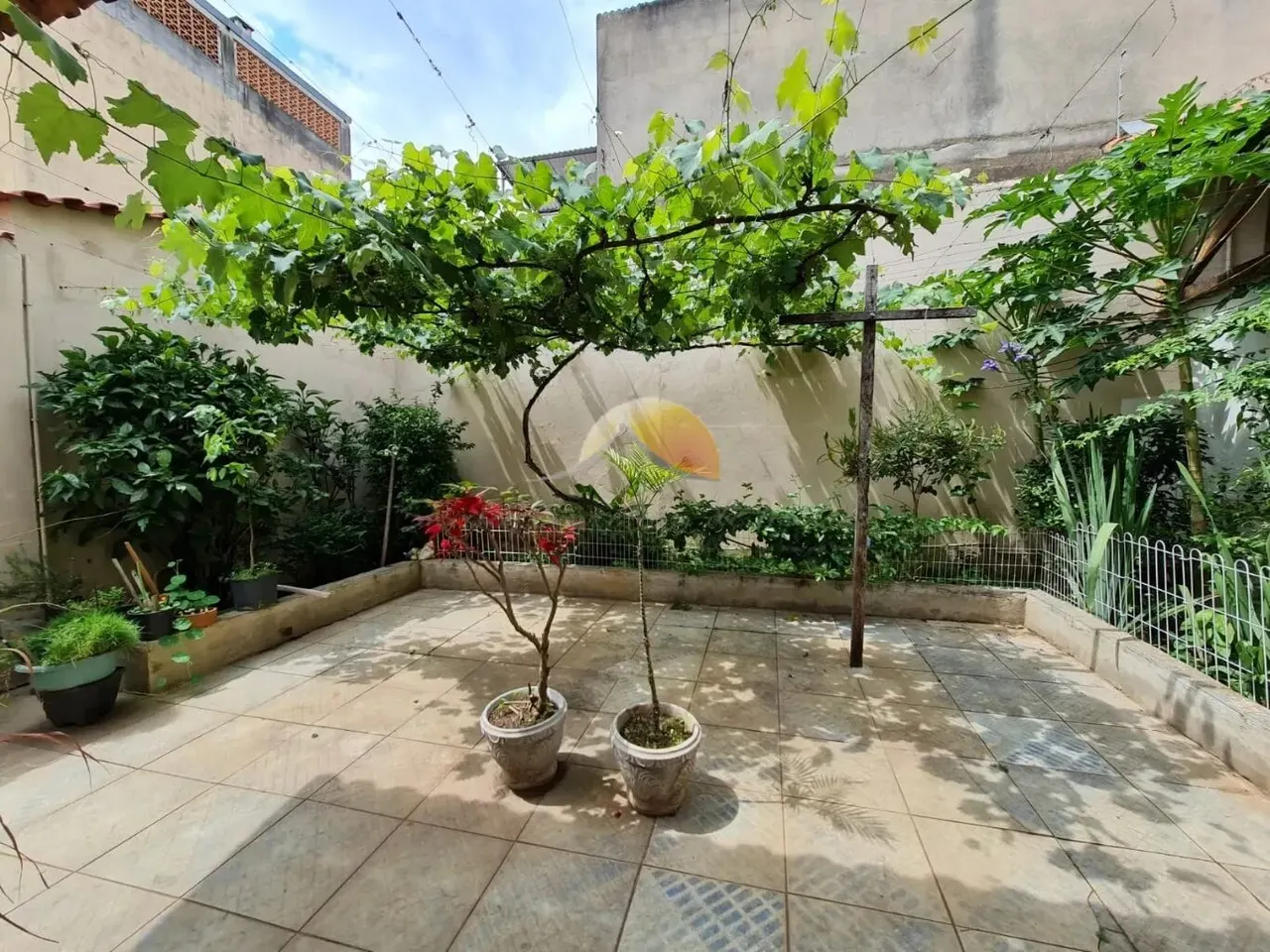 Foto 6 de Sobrado de 3 quartos (1 suíte) com varanda e quintal, Avenida