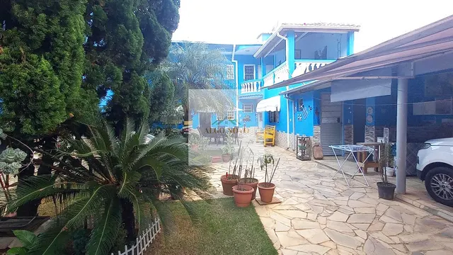 Sobrado de 3 quartos (1 suíte) com sacada e área gourmet, Jardim das Hortências