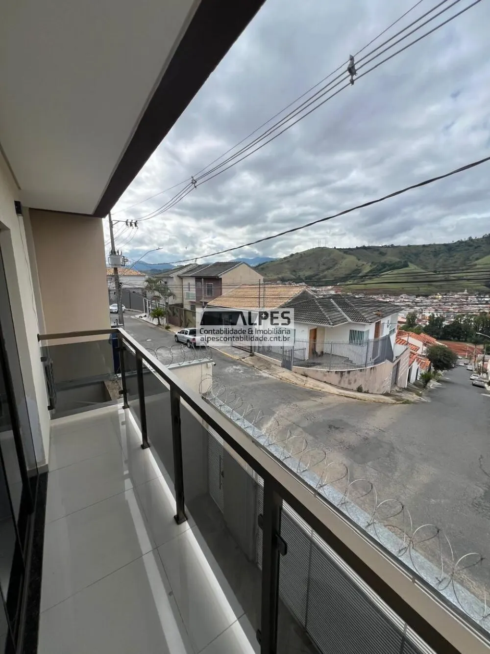 Foto 4 de Sobrado de 3 quartos (1 suíte) com piscina e área gourmet no Jardim Eldorado, Medicina