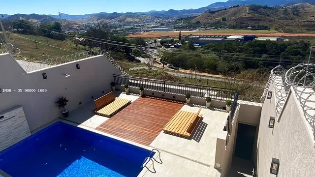 Sobrado alto padrão de 3 quartos (1 suíte) com piscina aquecida e energia solar, Distrito Industrial