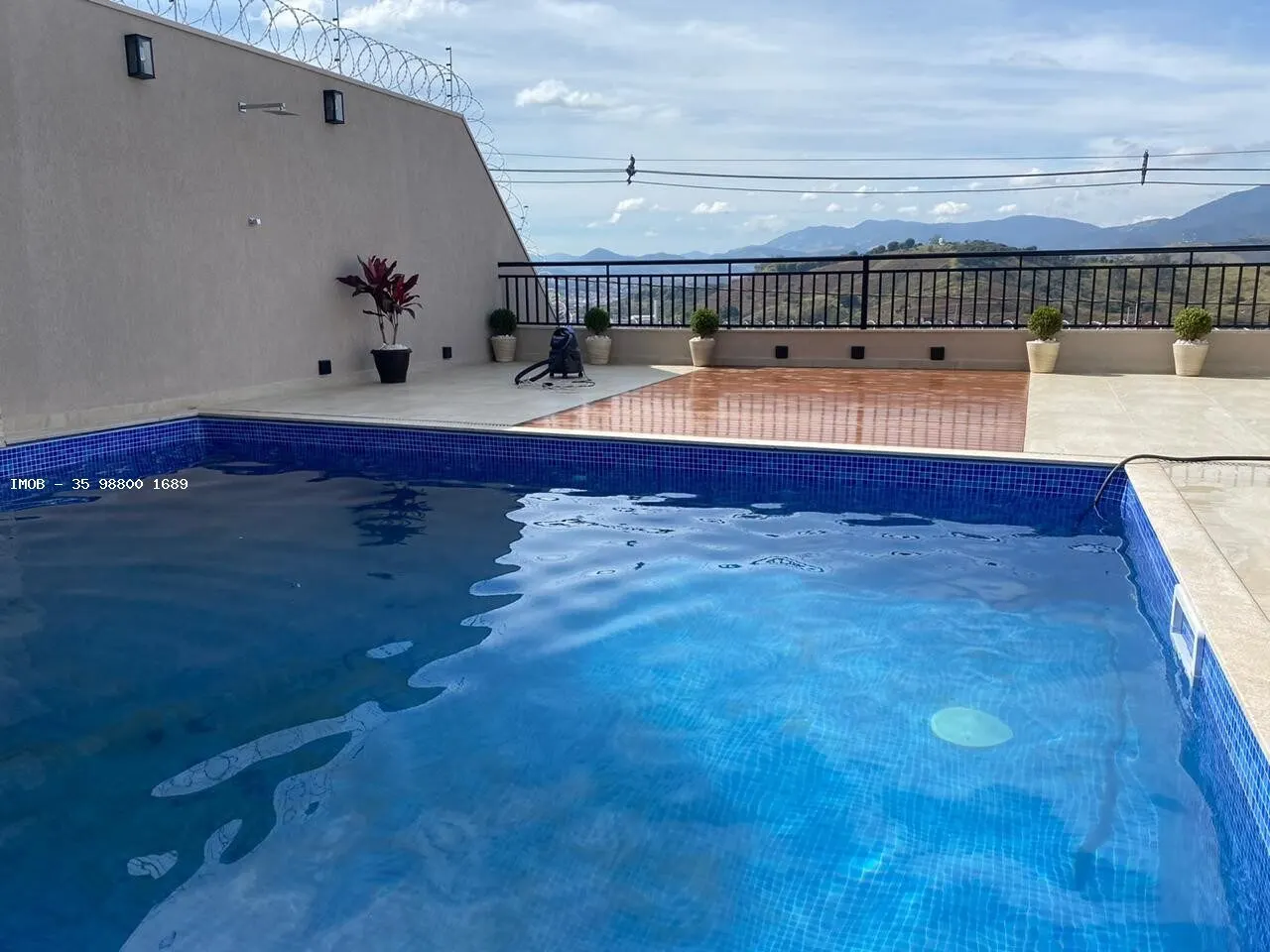 Foto 7 de Sobrado alto padrão de 3 quartos (1 suíte) com piscina aquecida e energia solar, Distrito Industrial